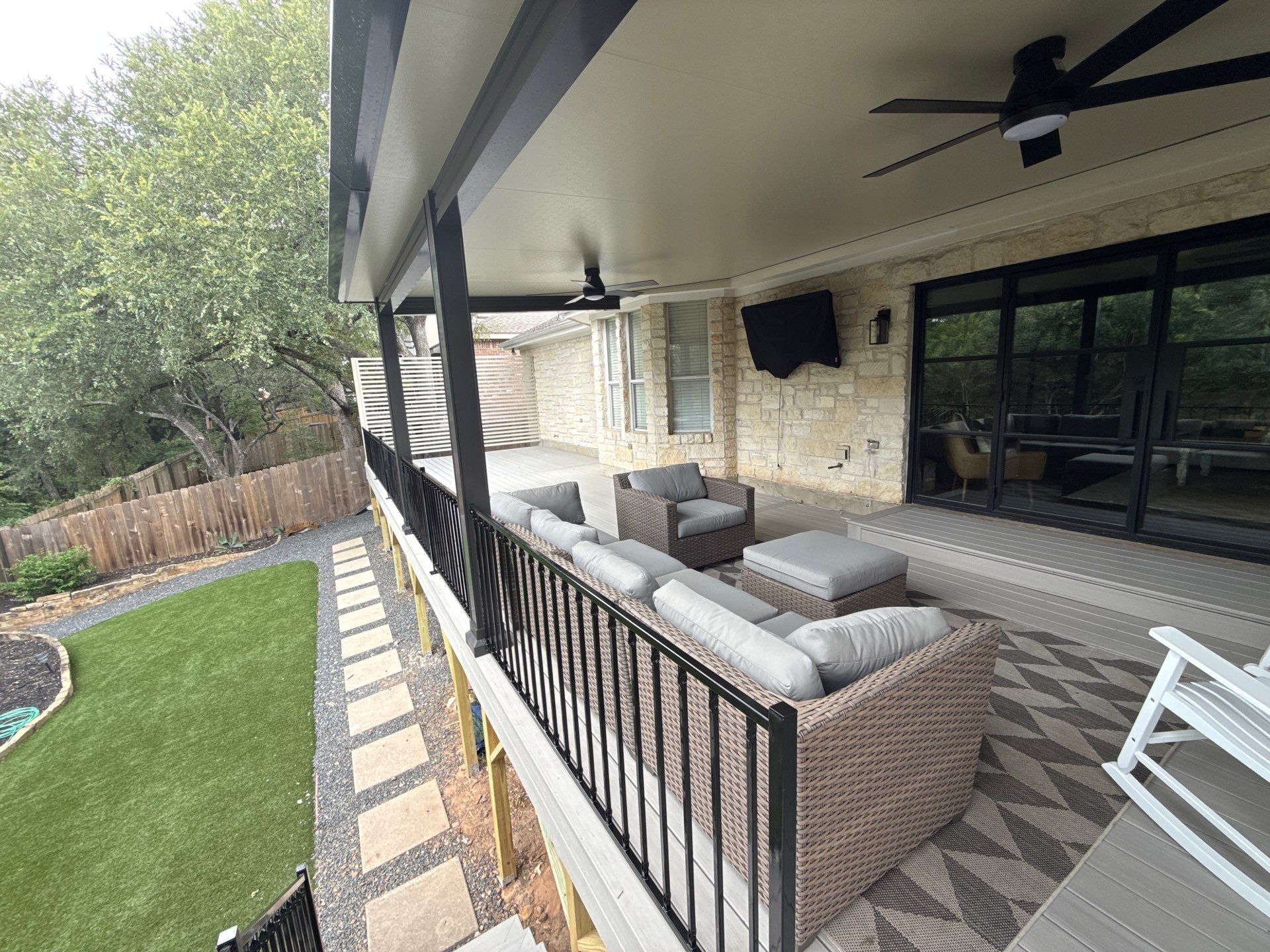 Outdoor covered patio with privacy screen panels - Austin TX